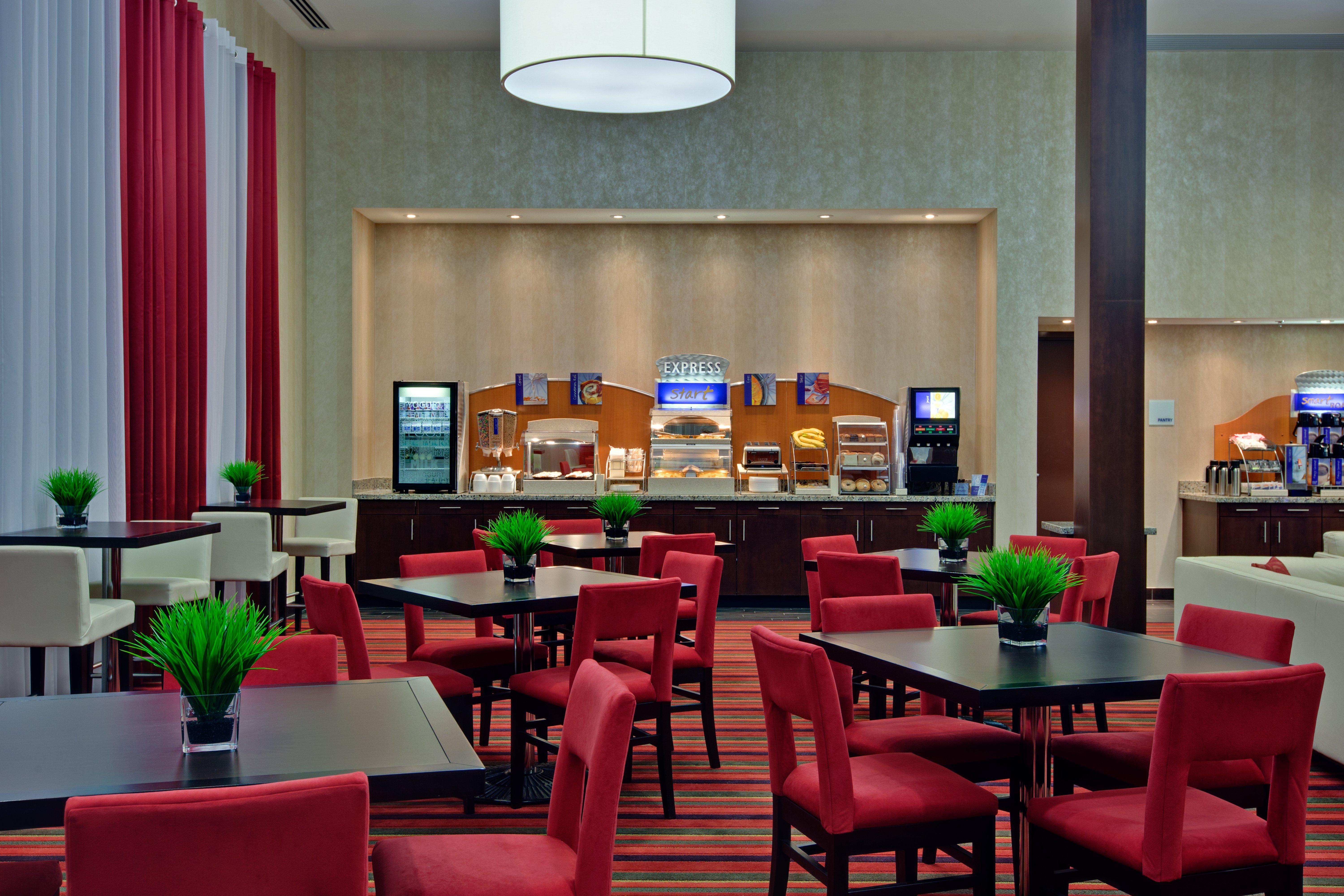 Holiday Inn Express Hotel & Suites Chatham South By Ihg Exterior foto