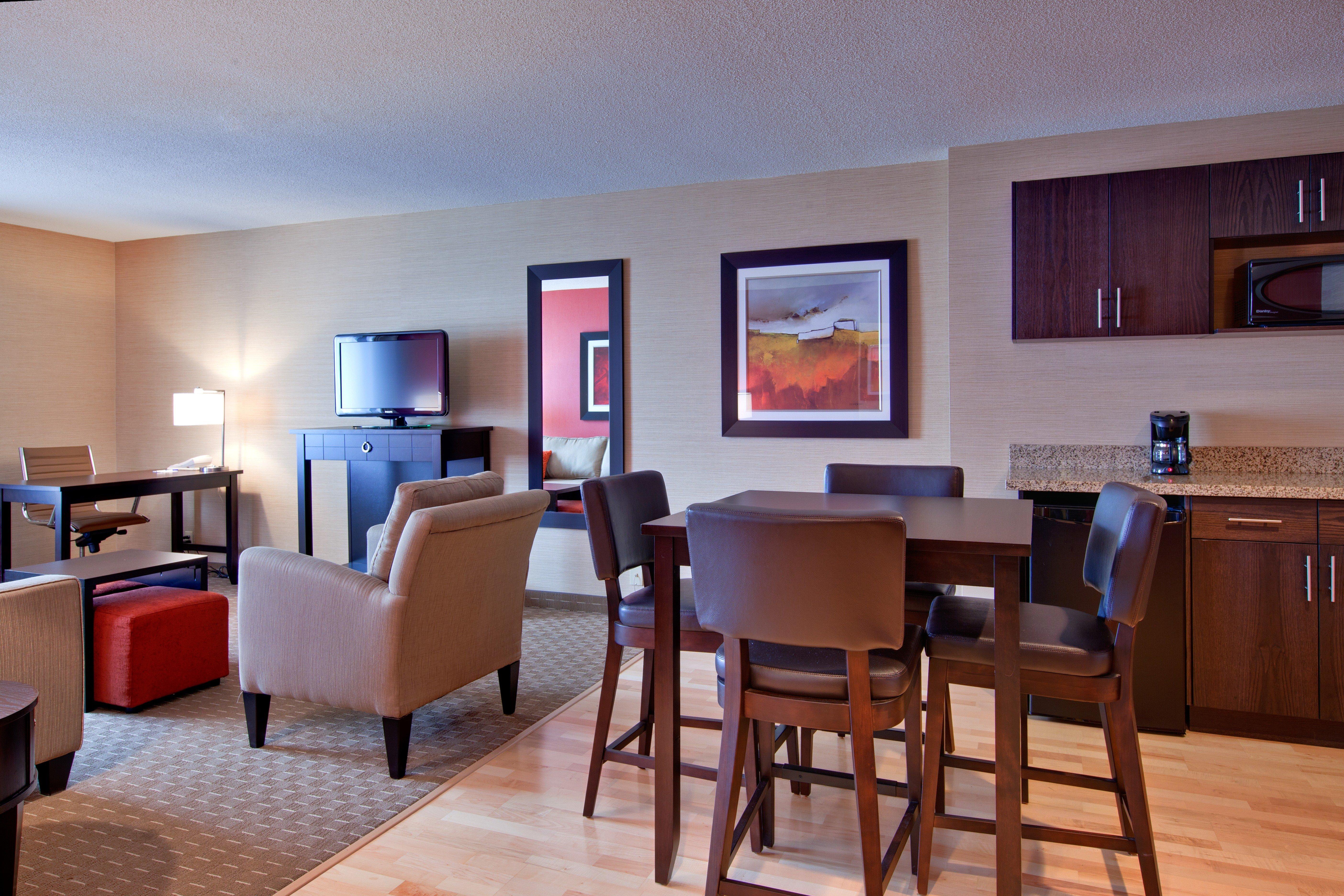 Holiday Inn Express Hotel & Suites Chatham South By Ihg Exterior foto
