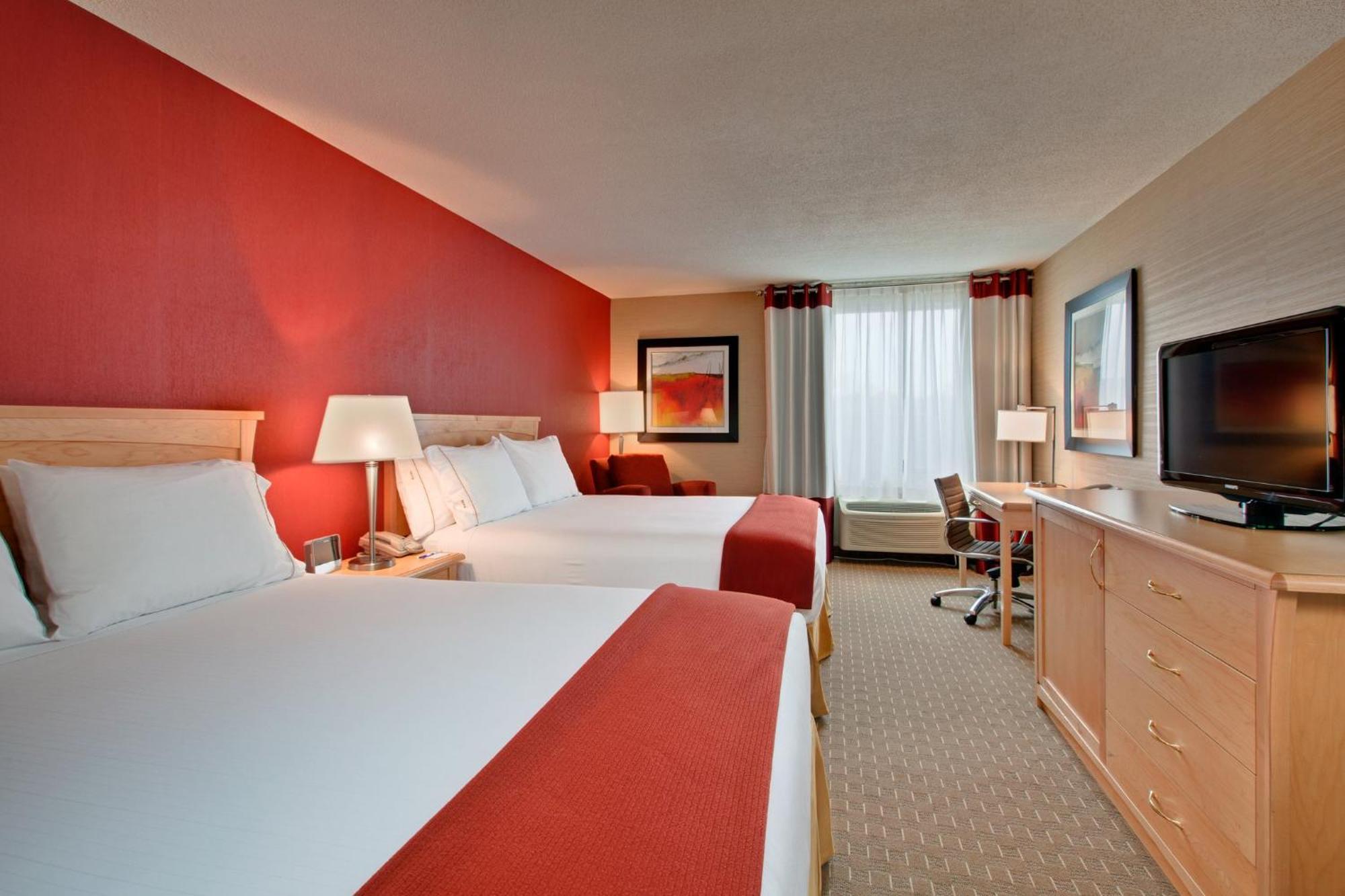 Holiday Inn Express Hotel & Suites Chatham South By Ihg Exterior foto