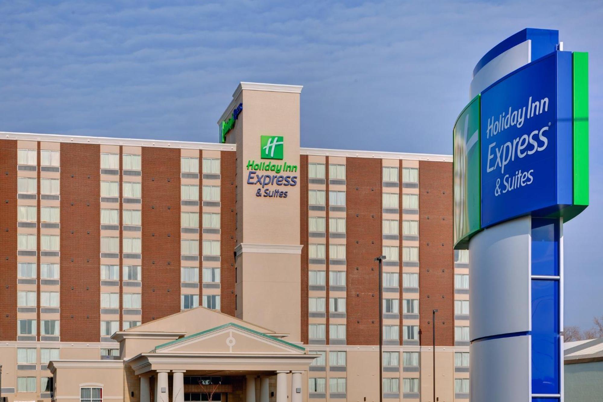 Holiday Inn Express Hotel & Suites Chatham South By Ihg Exterior foto