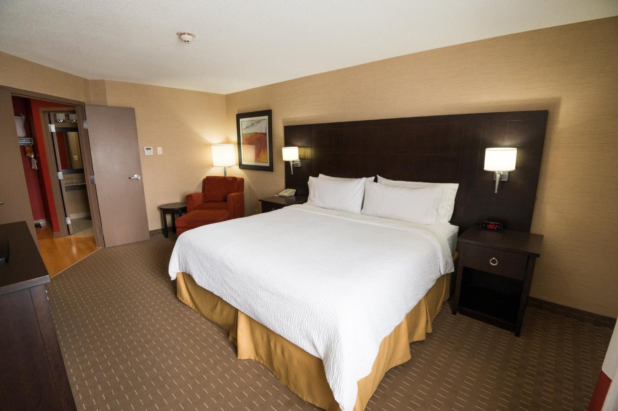 Holiday Inn Express Hotel & Suites Chatham South By Ihg Exterior foto