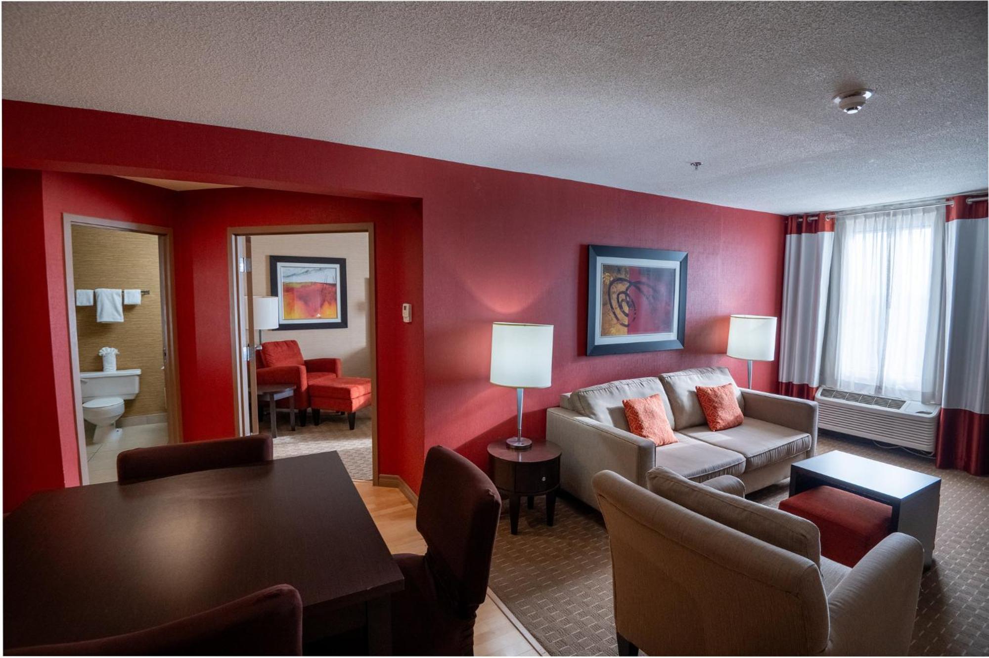 Holiday Inn Express Hotel & Suites Chatham South By Ihg Exterior foto